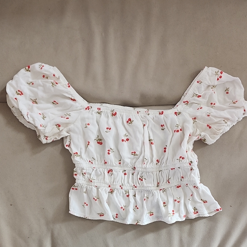 SO White Cherry Print Puff Sleeve Crop Top